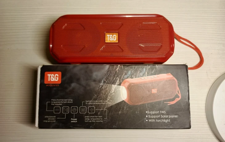 Портативная колонка с радио