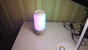 Портативная колонка JBL PULSE 3 с чехлом Портативная колонка JBL PULSE 3 с чехлом