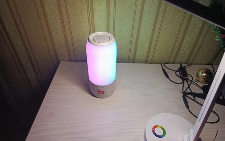 Портативная колонка JBL PULSE 3 с чехлом Портативная колонка JBL PULSE 3 с чехлом